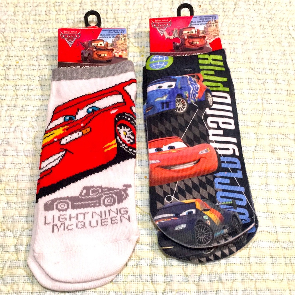 Disney Cars 2 Socks NEW 2-Pair Child Size 6-8 Boys Ankle socks Lightning McQueen